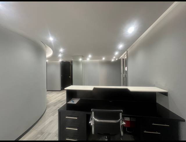 146M² OFFICE TO LET IN HYDE PARK